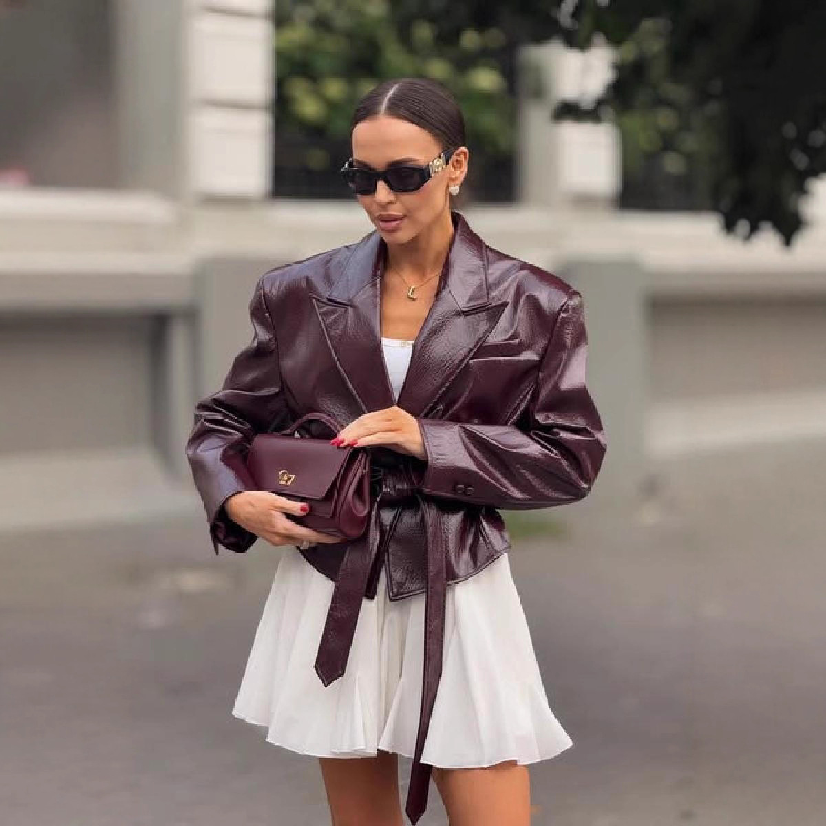 2025欧美跨境秋冬新款女装时尚复古风酒红色系带亮面皮衣外套女秋