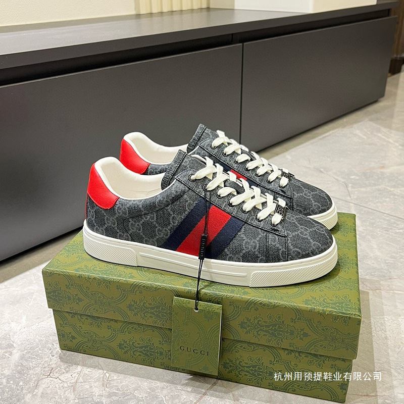 欧洲站高端潮流运动休闲鞋时尚平底字母男鞋帅气轻奢百搭真皮板鞋