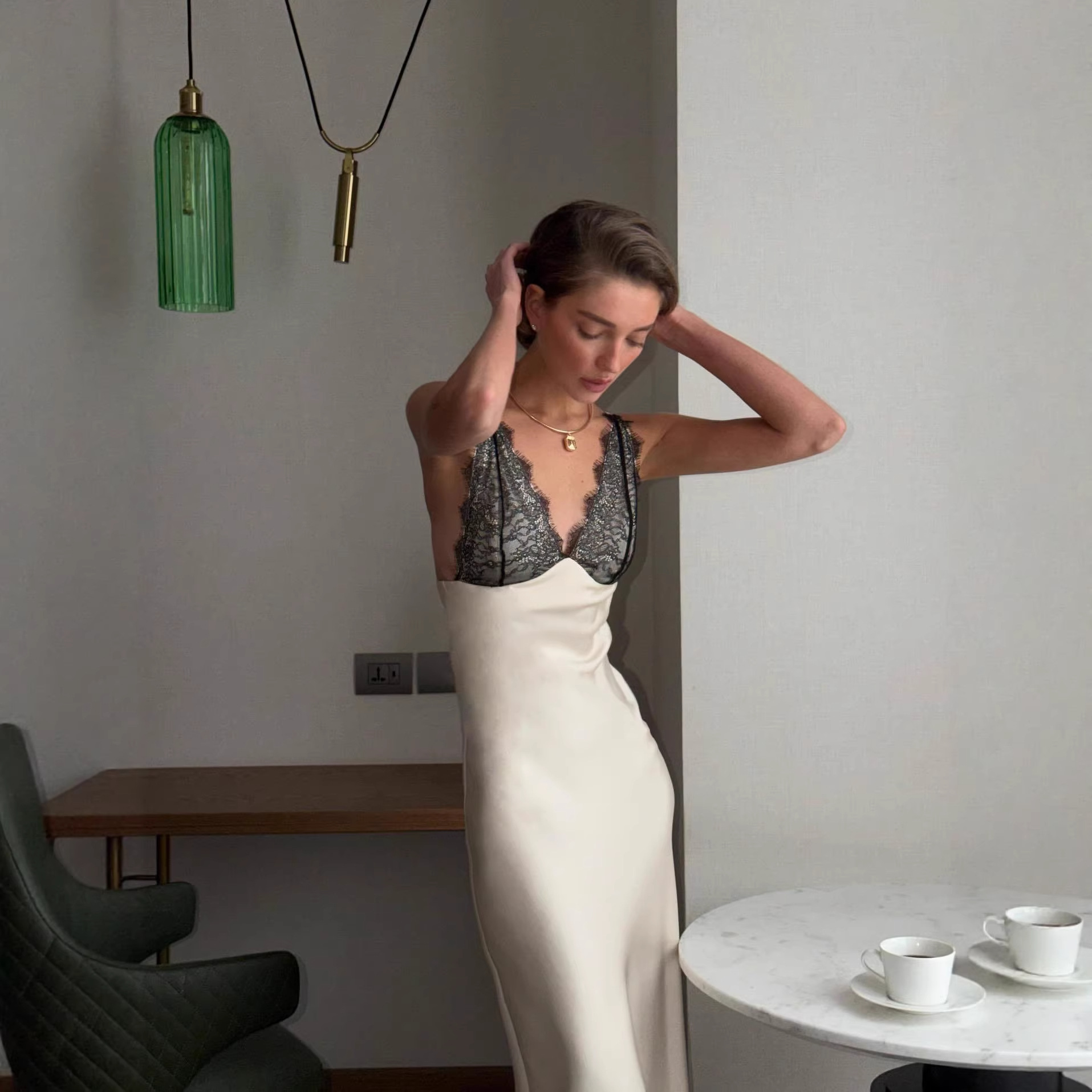 跨境欧美女装速卖通爆款时尚性感露背系带开叉连衣裙